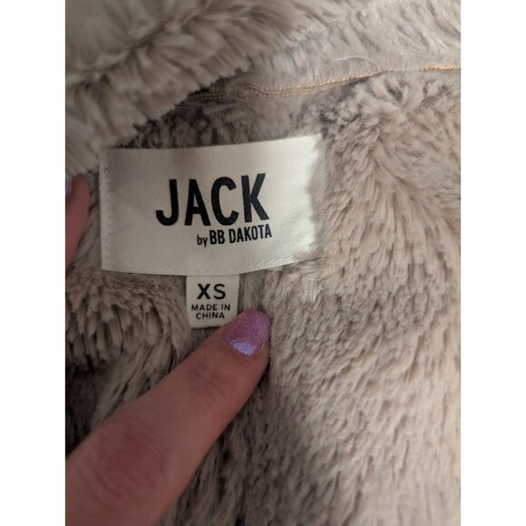 Women's size XS Jack by BB Dakota Light Pink/Cream Faux Fur Vest - Picture 2 of 5